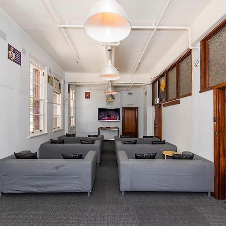 بيت شباب The Old Swan Barracks بيرث المظهر الخارجي الصورة
