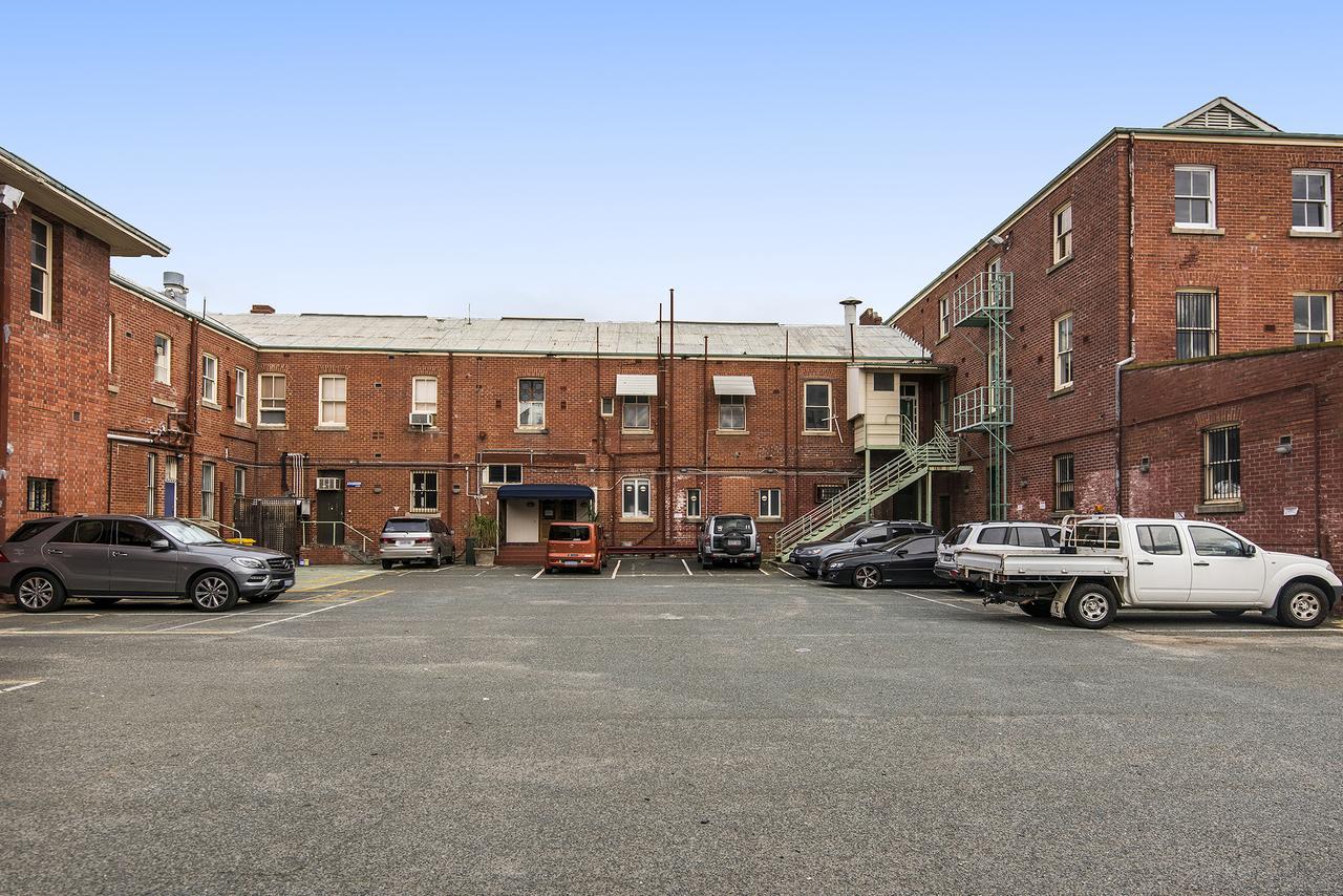 بيت شباب The Old Swan Barracks بيرث المظهر الخارجي الصورة