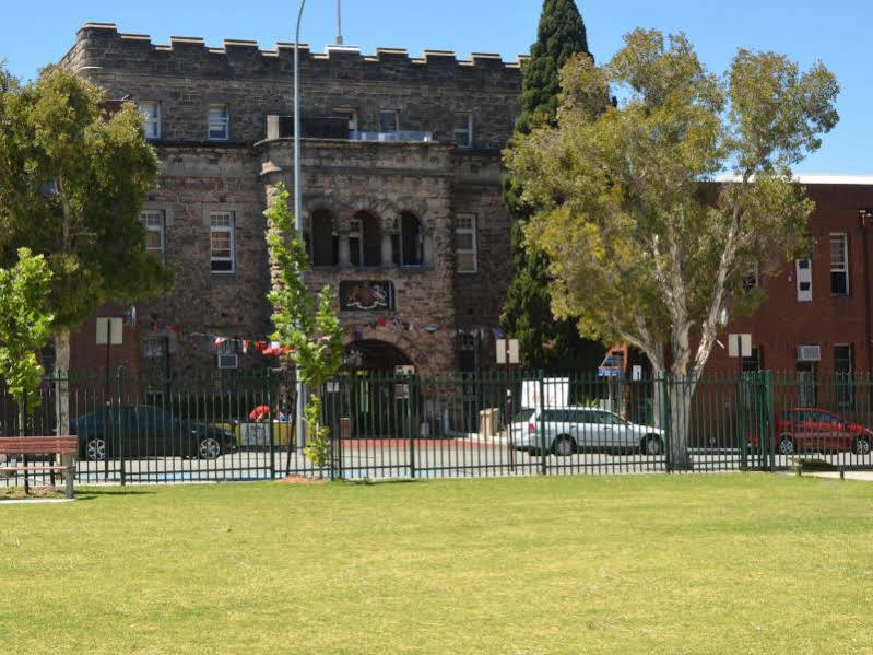 بيت شباب The Old Swan Barracks بيرث المظهر الخارجي الصورة