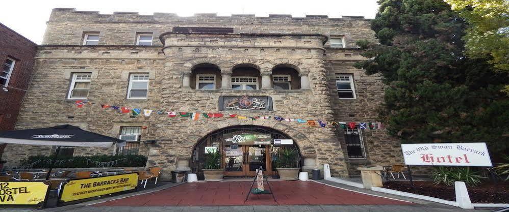 بيت شباب The Old Swan Barracks بيرث المظهر الخارجي الصورة
